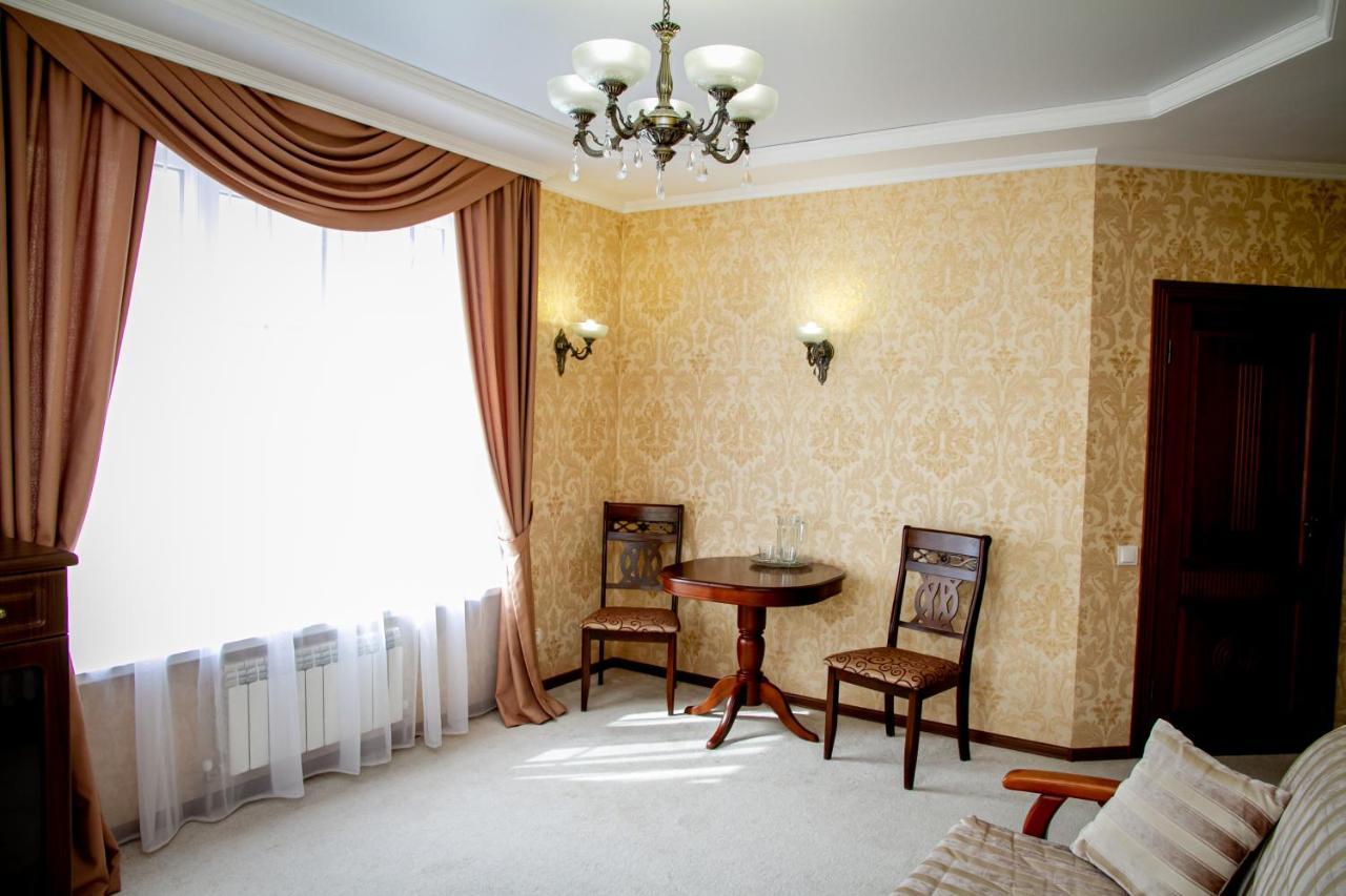 Hôtel Yantar à Astrakhan Extérieur photo